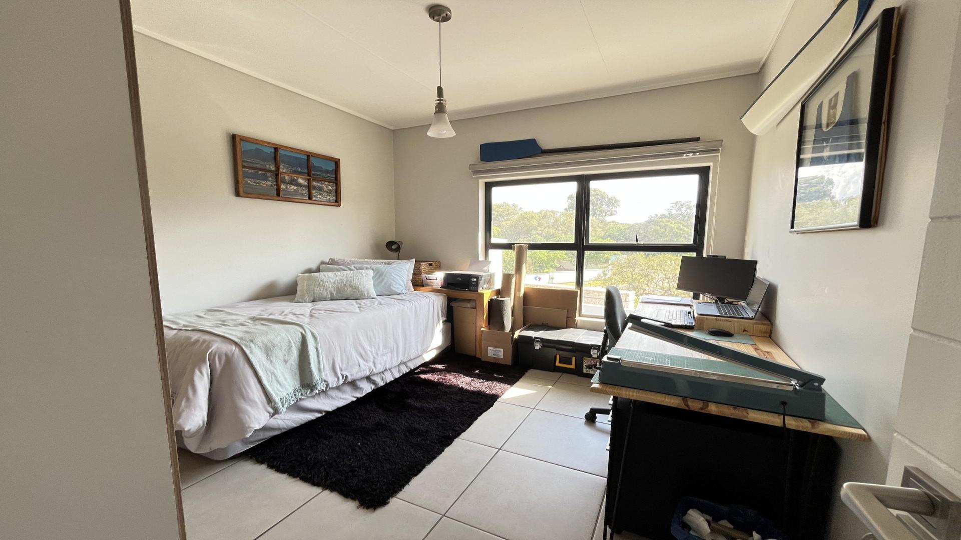 Bed Room 2 of property in Linbro Park A.H.