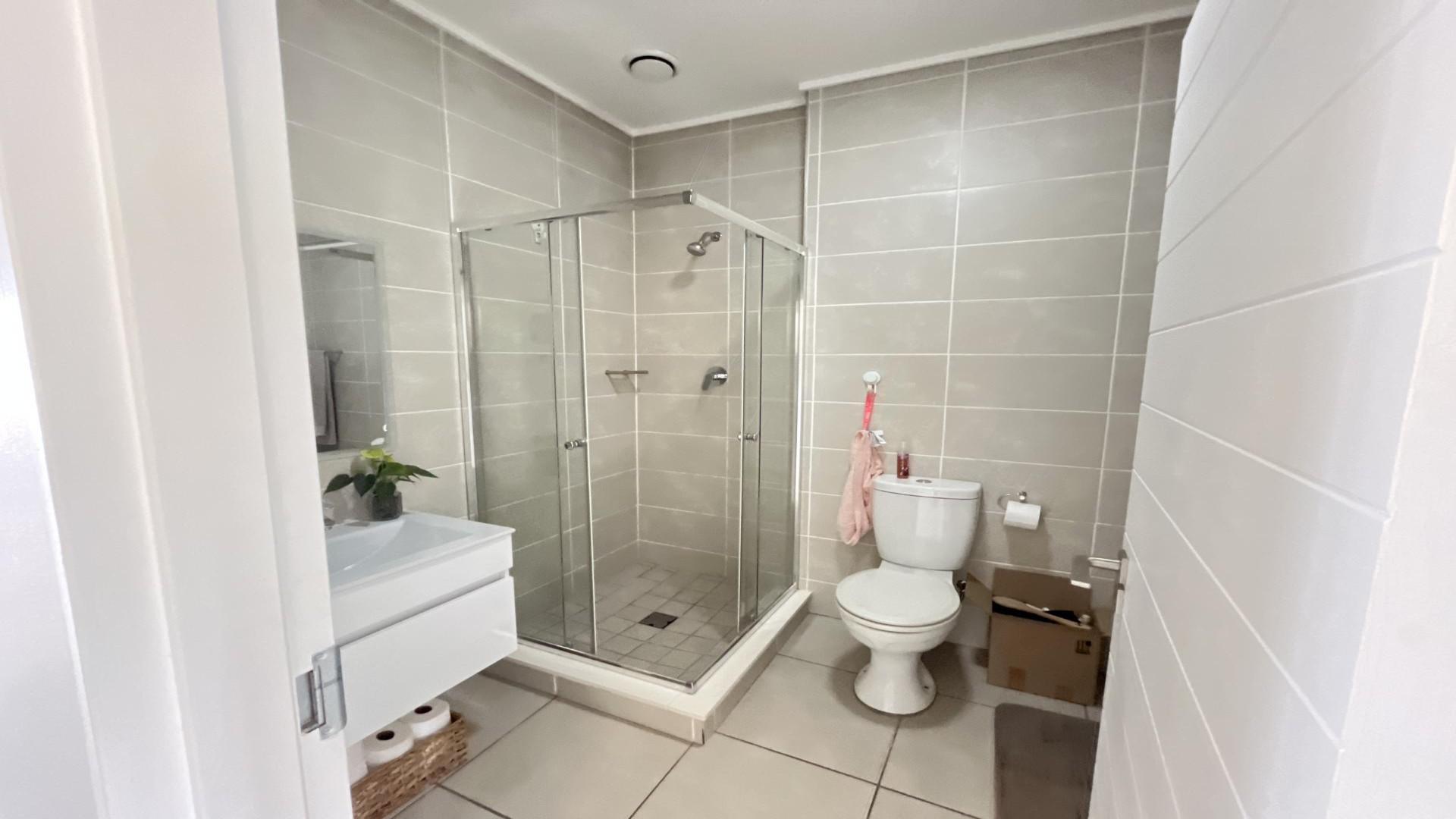 Bathroom 3+ of property in Linbro Park A.H.