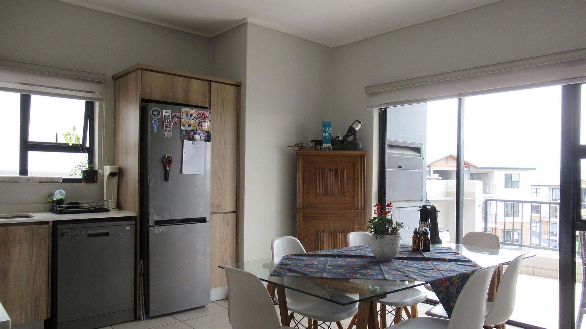 Dining Room - 16 square meters of property in Linbro Park A.H.