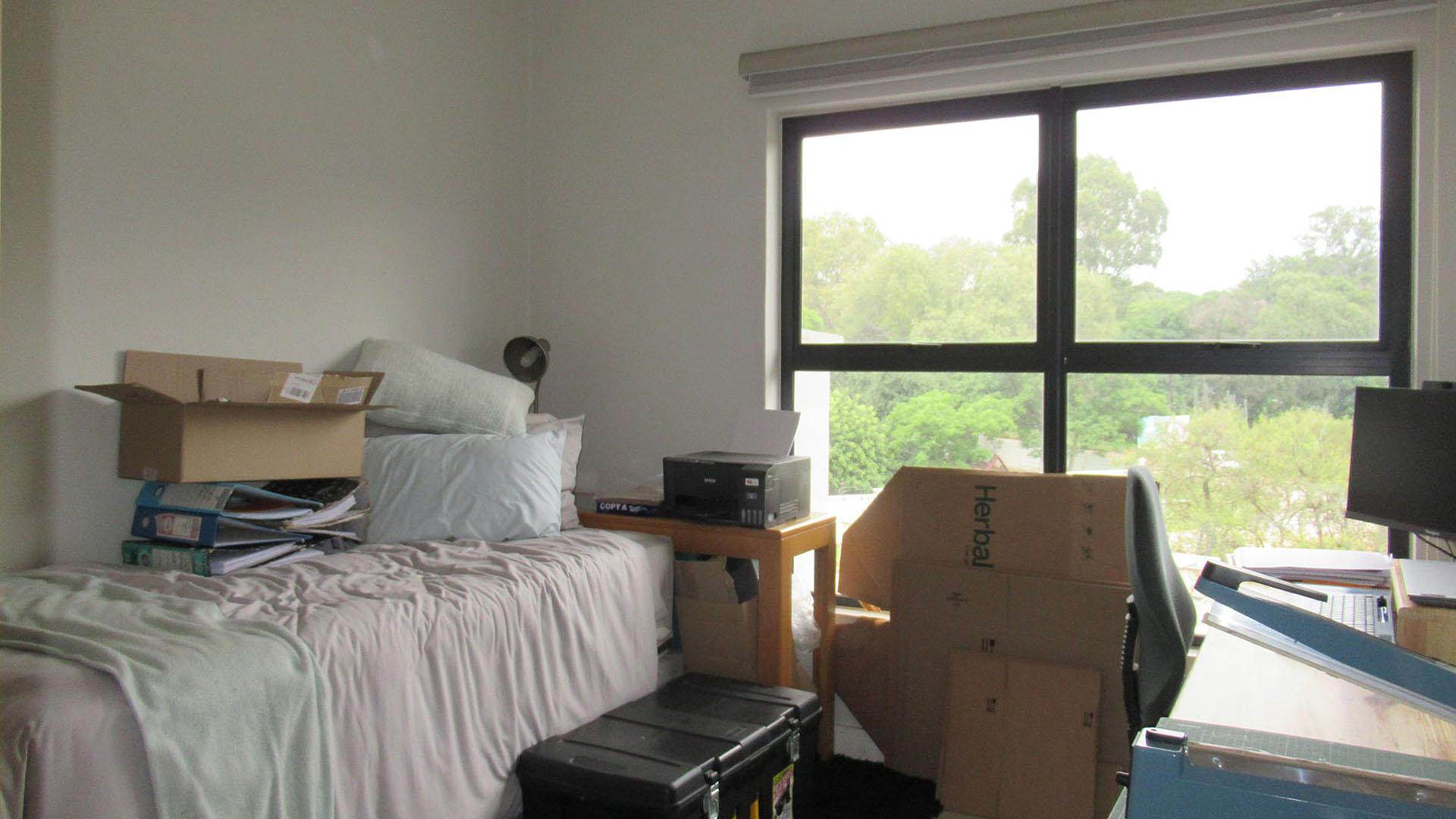 Bed Room 1 - 14 square meters of property in Linbro Park A.H.