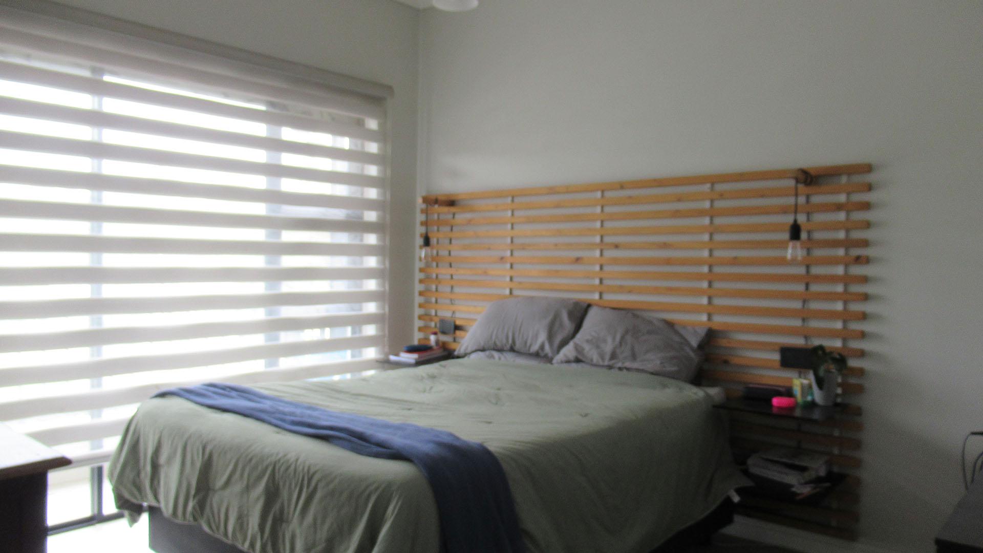 Main Bedroom - 18 square meters of property in Linbro Park A.H.