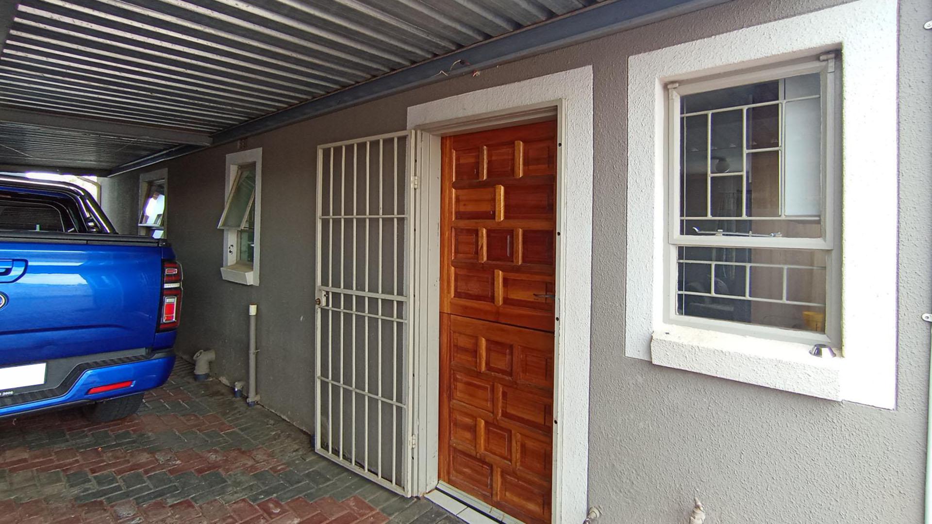 Front View of property in Lotus Gardens