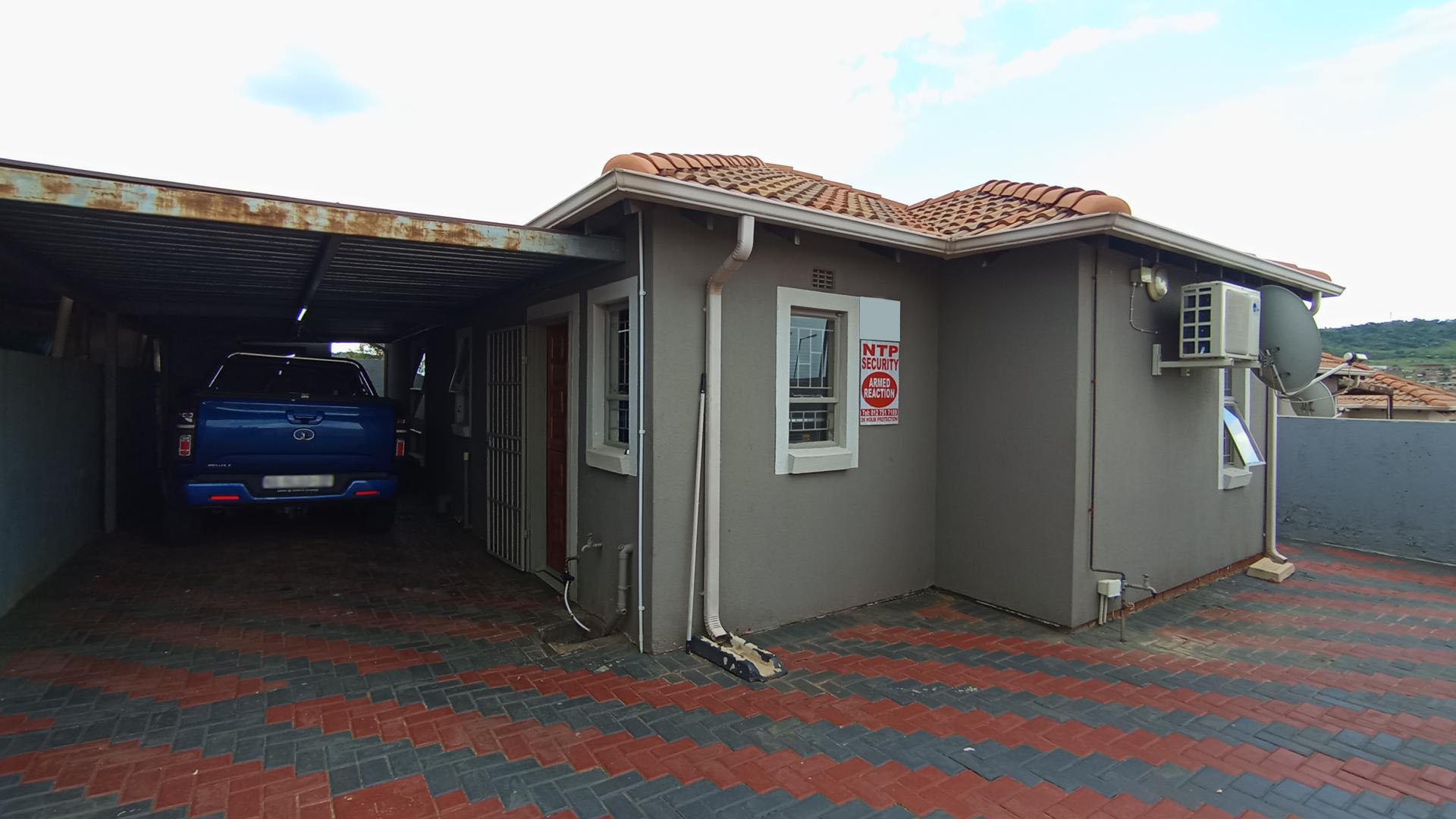 Front View of property in Lotus Gardens