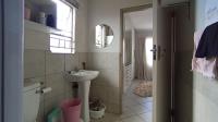 Main Bathroom - 4 square meters of property in Lotus Gardens