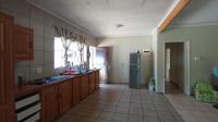 Kitchen - 25 square meters of property in Sinoville
