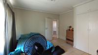Main Bedroom - 20 square meters of property in Sinoville