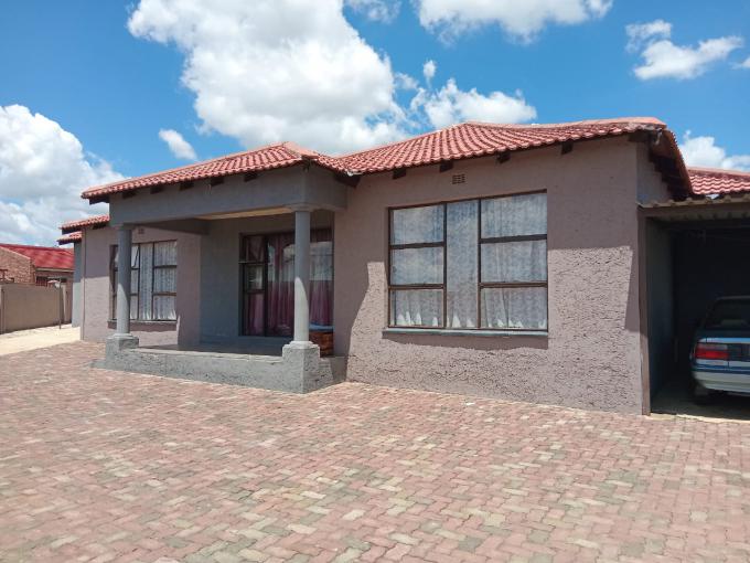 3 Bedroom House for Sale For Sale in Botshabelo - MR700230