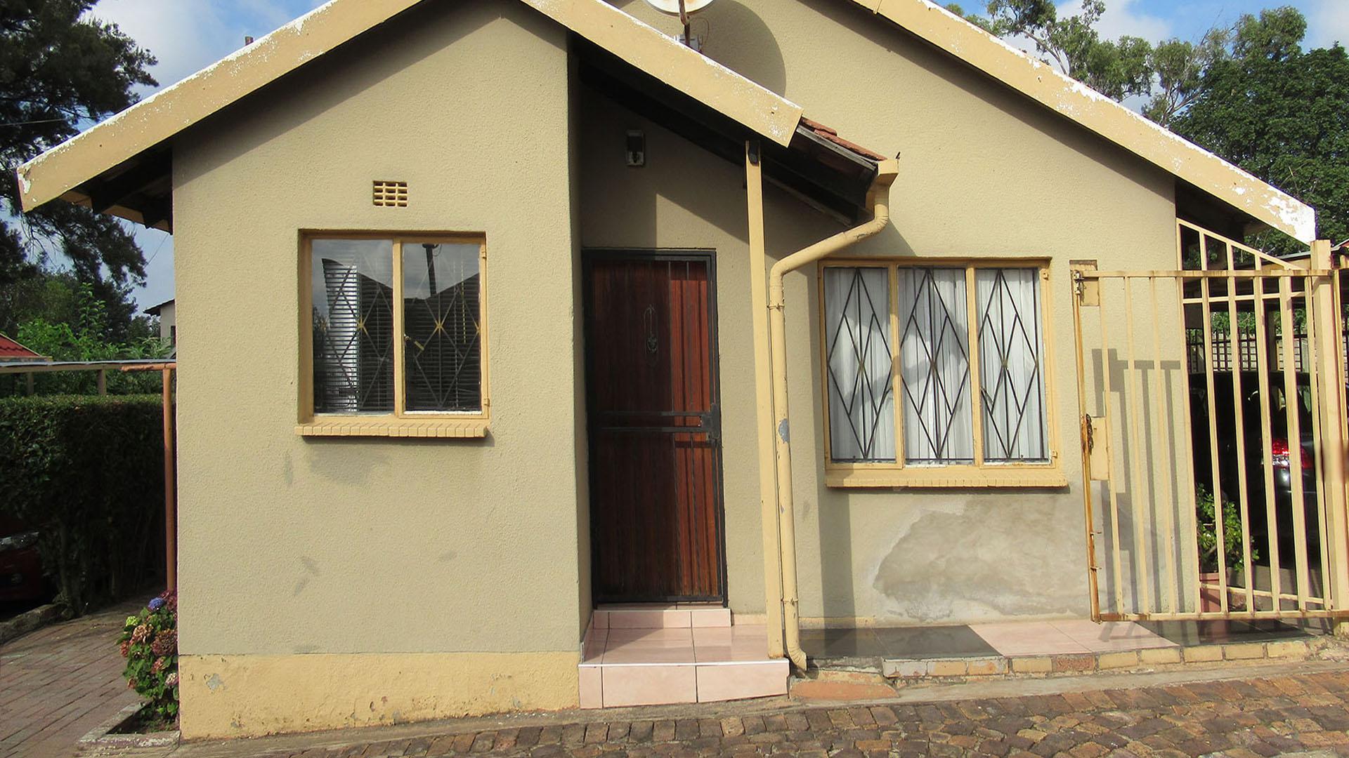 Front View of property in Kew