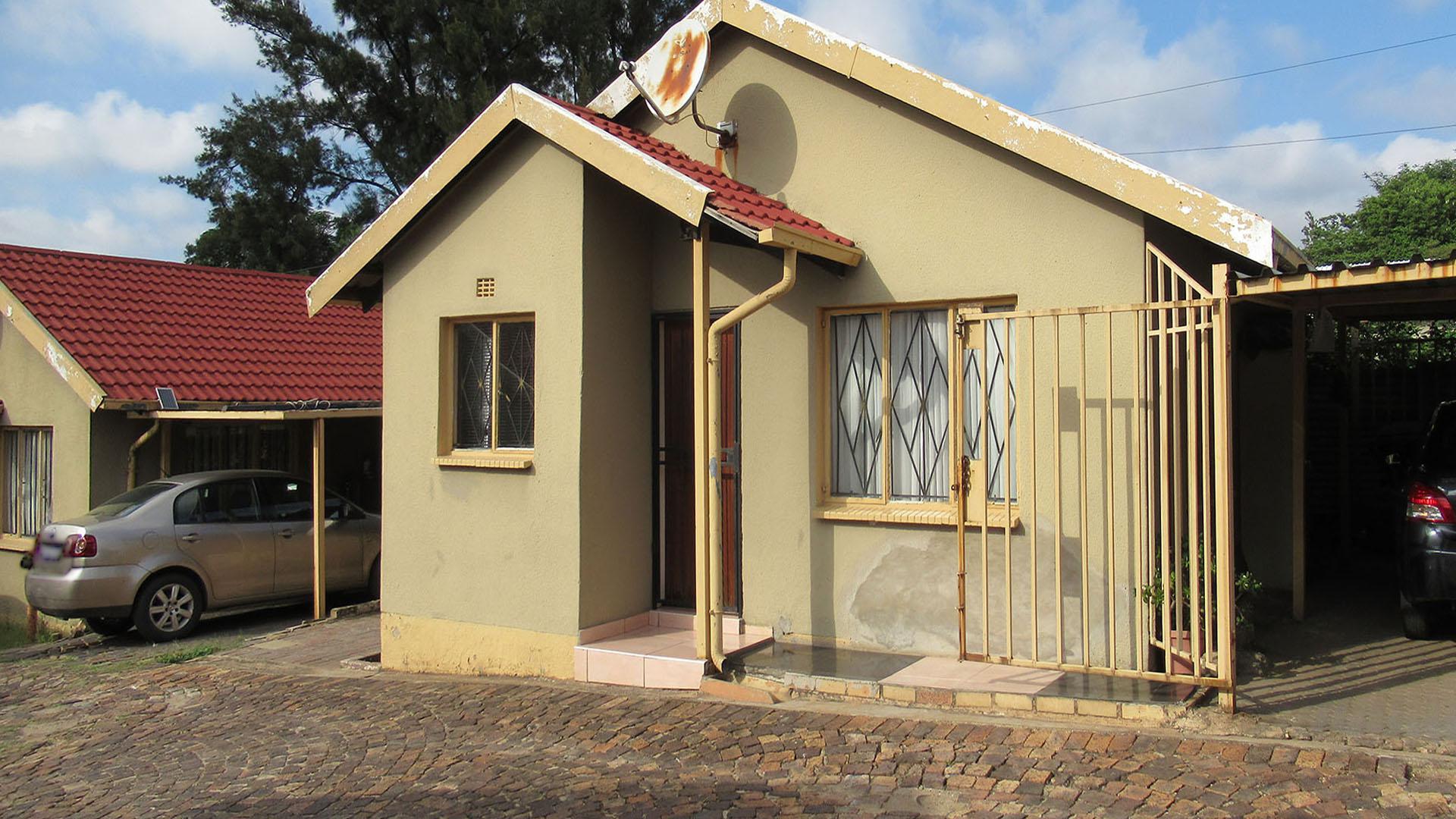 Front View of property in Kew