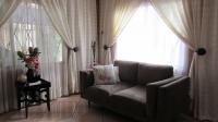Lounges - 38 square meters of property in Kew