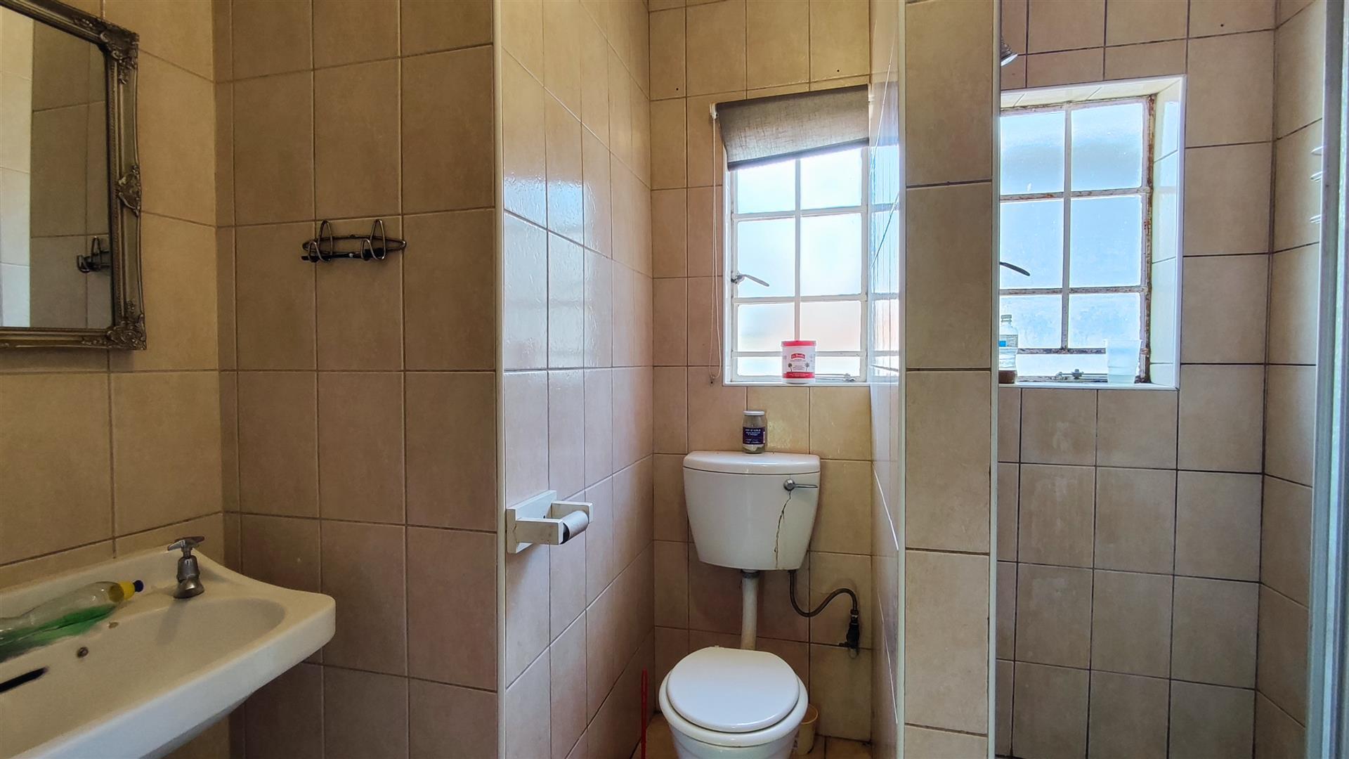 Bathroom 1 - 19 square meters of property in Birchleigh