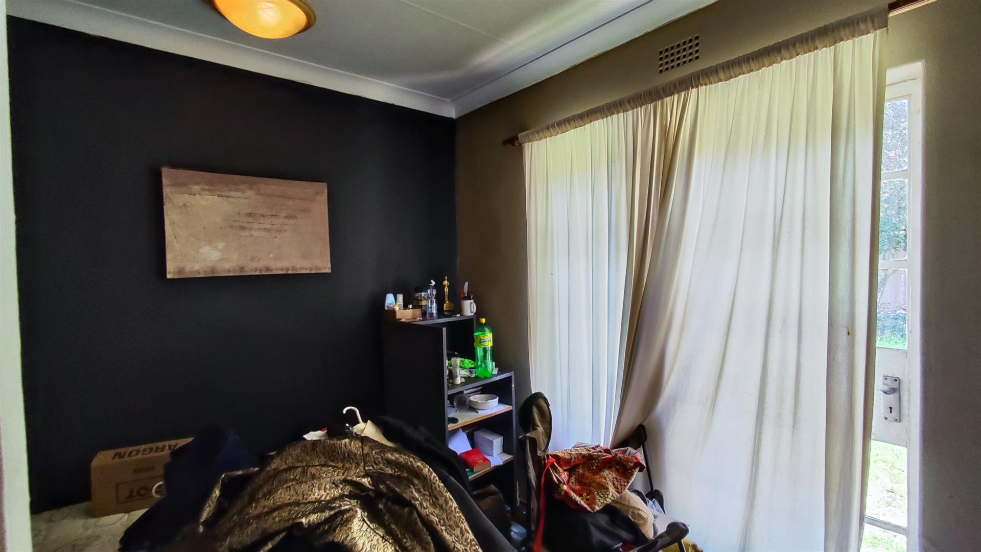 Bed Room 1 - 70 square meters of property in Birchleigh