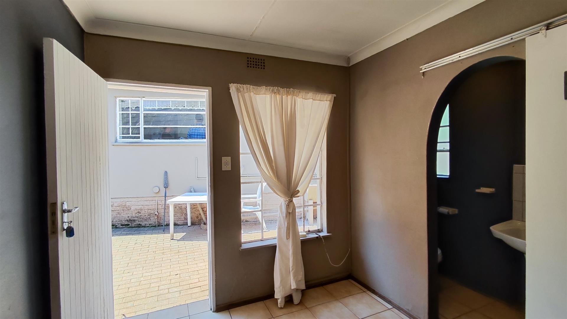 Bed Room 1 - 70 square meters of property in Birchleigh