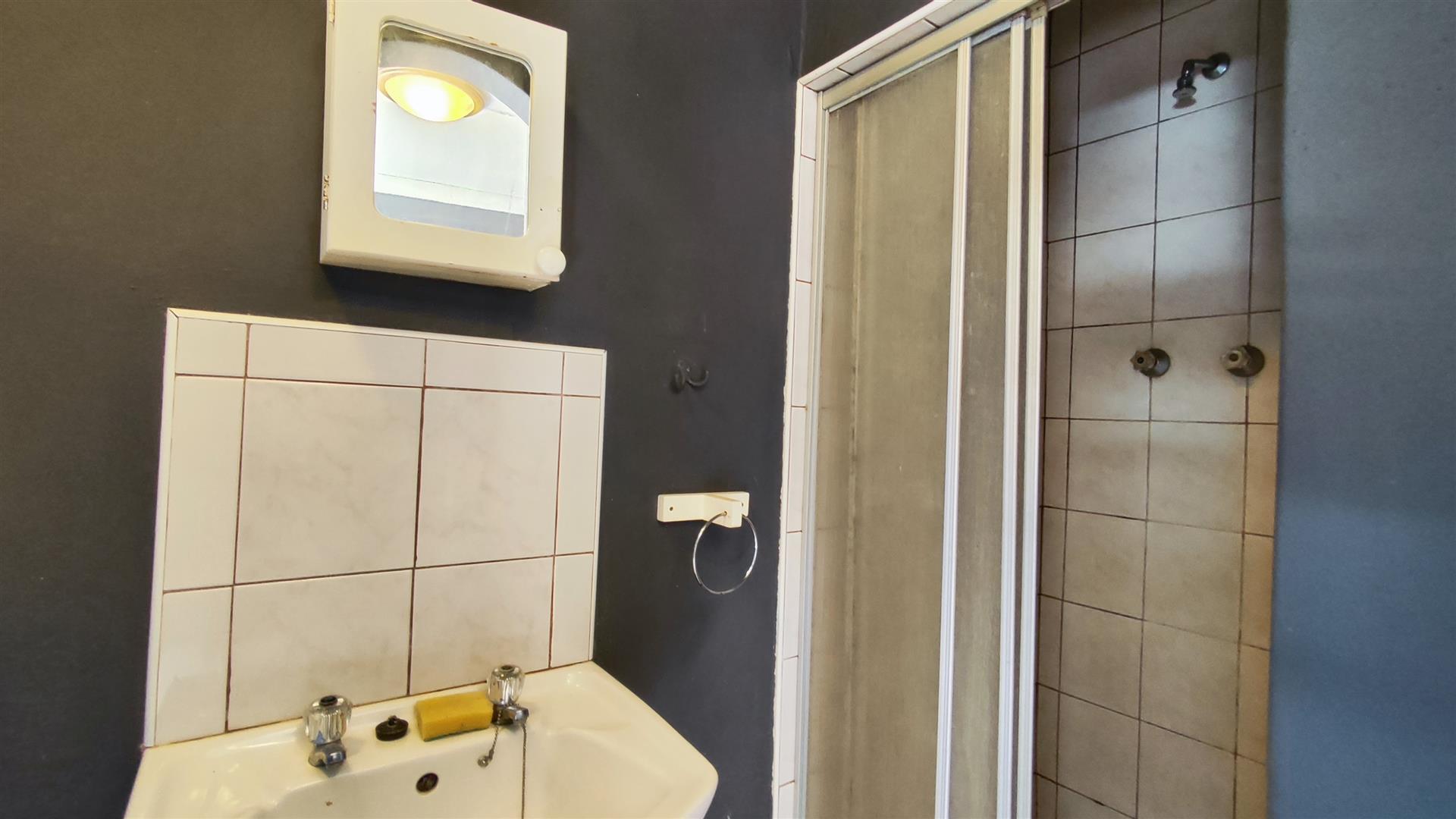Bathroom 1 - 19 square meters of property in Birchleigh