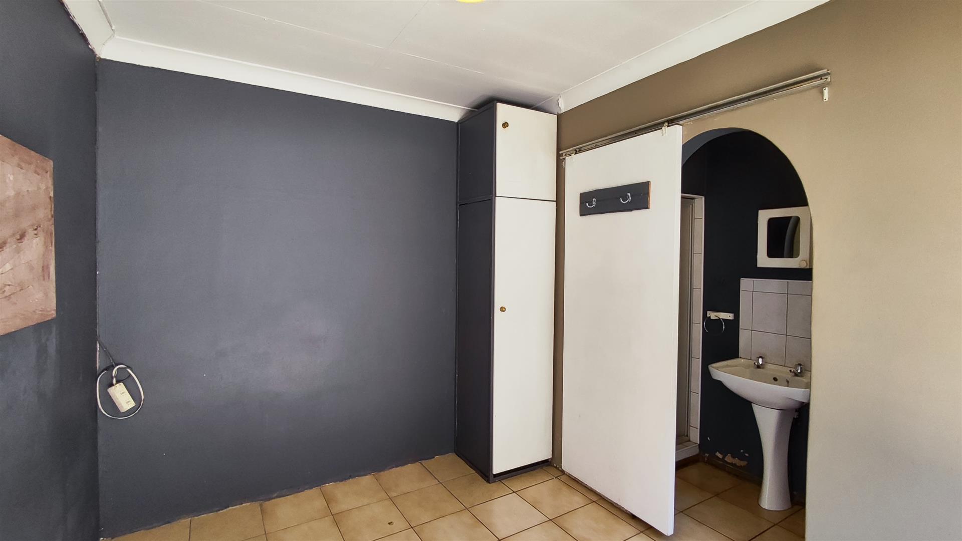 Bed Room 2 - 40 square meters of property in Birchleigh