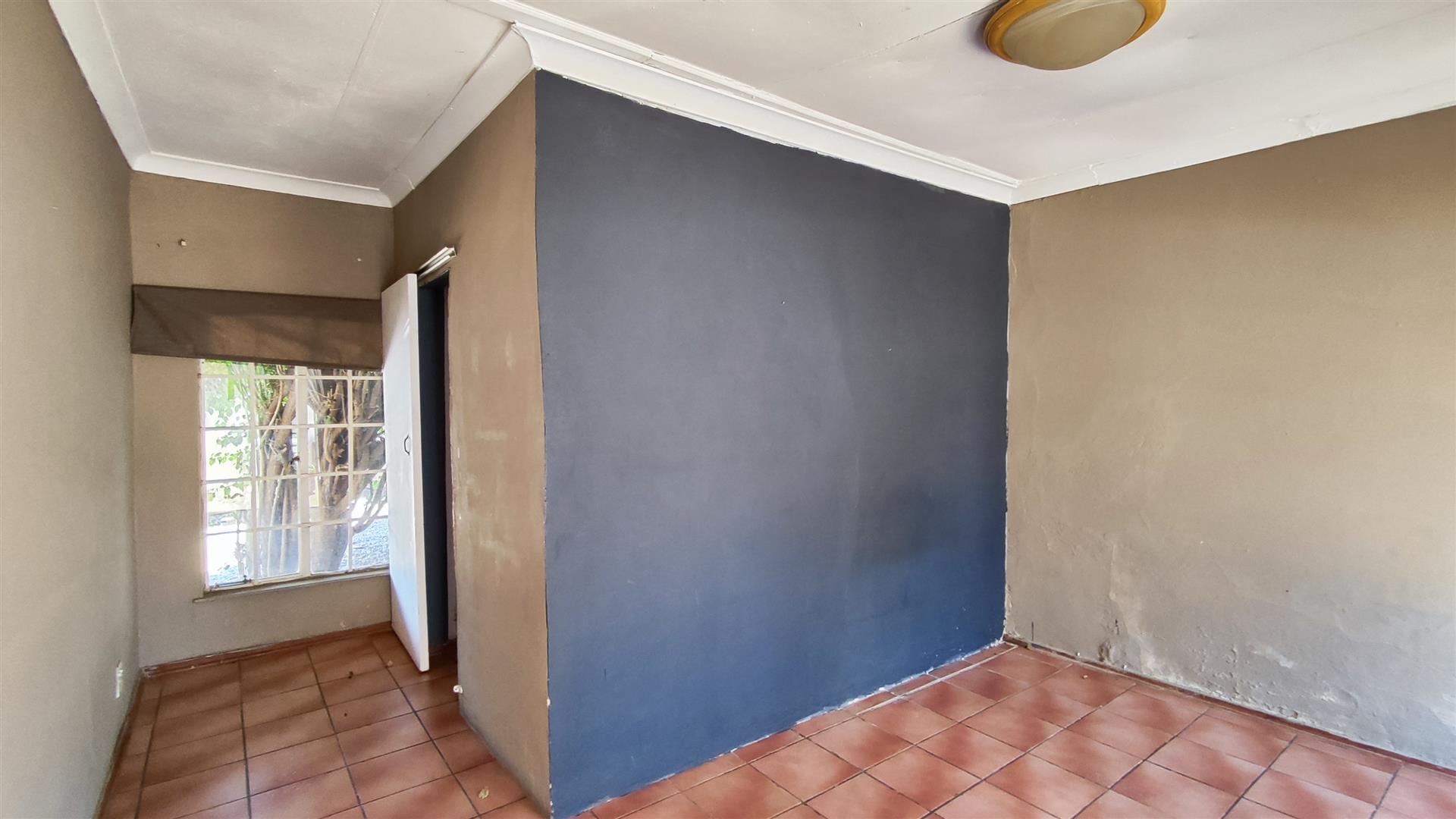 Bed Room 1 - 70 square meters of property in Birchleigh