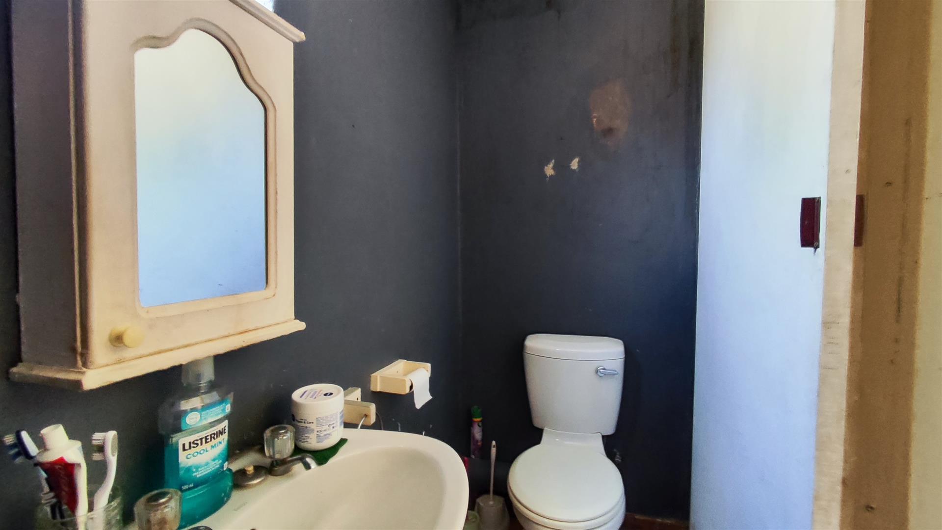 Bathroom 1 - 19 square meters of property in Birchleigh