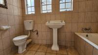 Main Bathroom - 6 square meters of property in Birchleigh