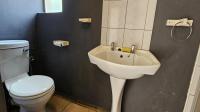 Bathroom 1 - 19 square meters of property in Birchleigh
