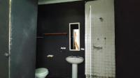 Bathroom 2 - 10 square meters of property in Birchleigh
