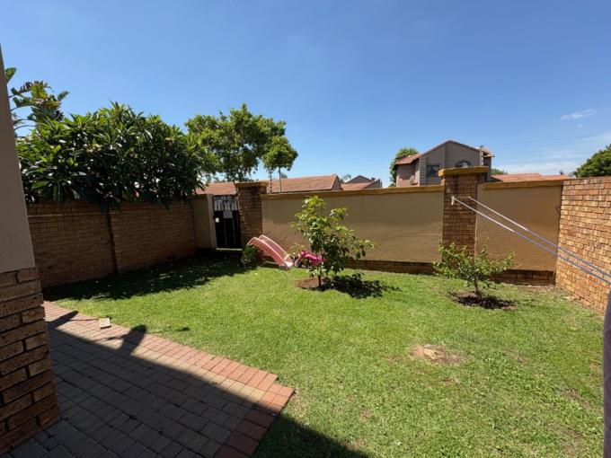 2 Bedroom Simplex for Sale For Sale in Centurion Central - MR700272