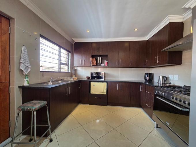 3 Bedroom Simplex for Sale For Sale in New Redruth - MR700274