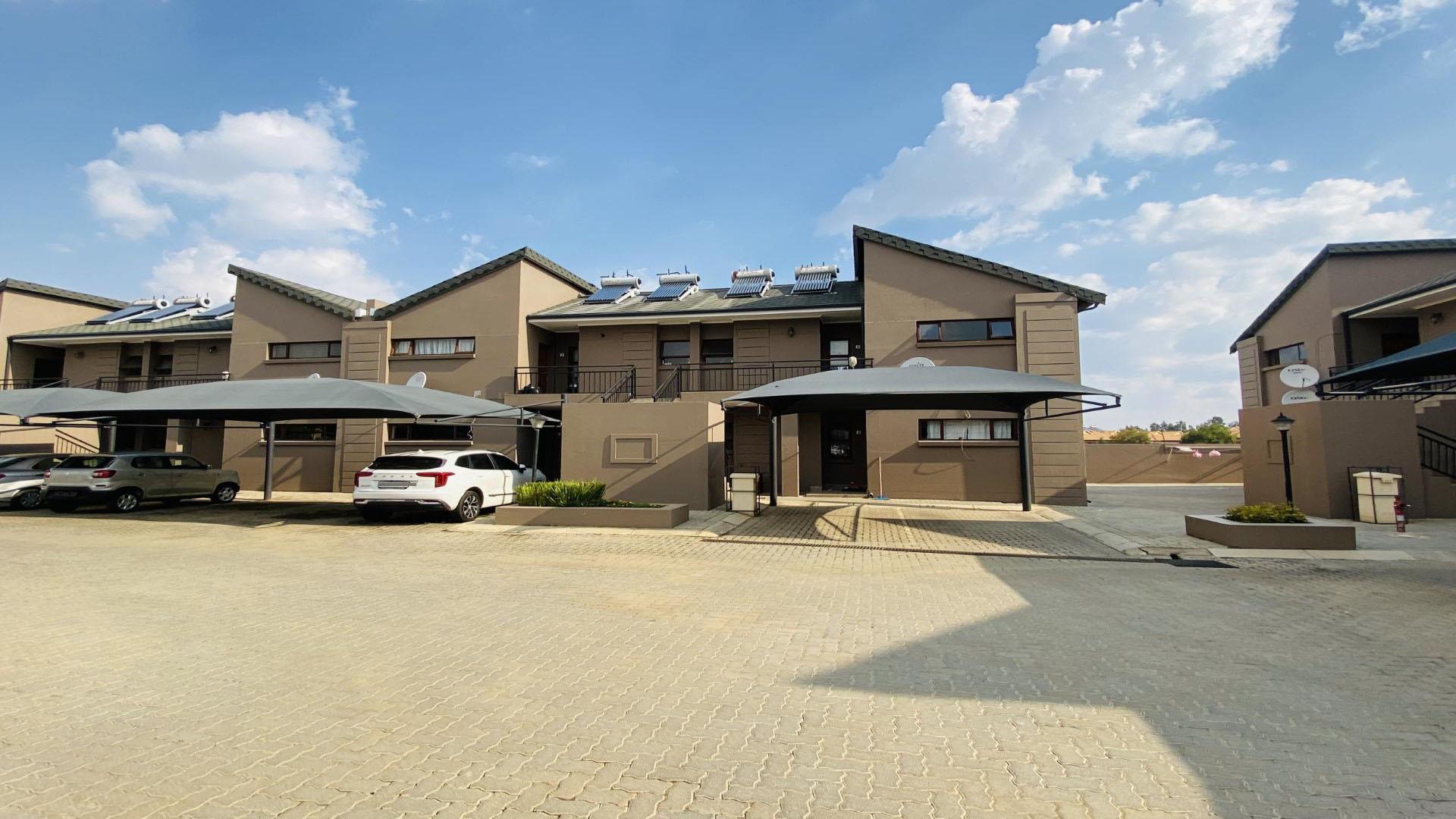 Front View of property in Helderwyk Estate
