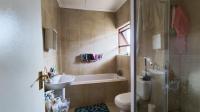 Bathroom 1 - 7 square meters of property in Helderwyk Estate