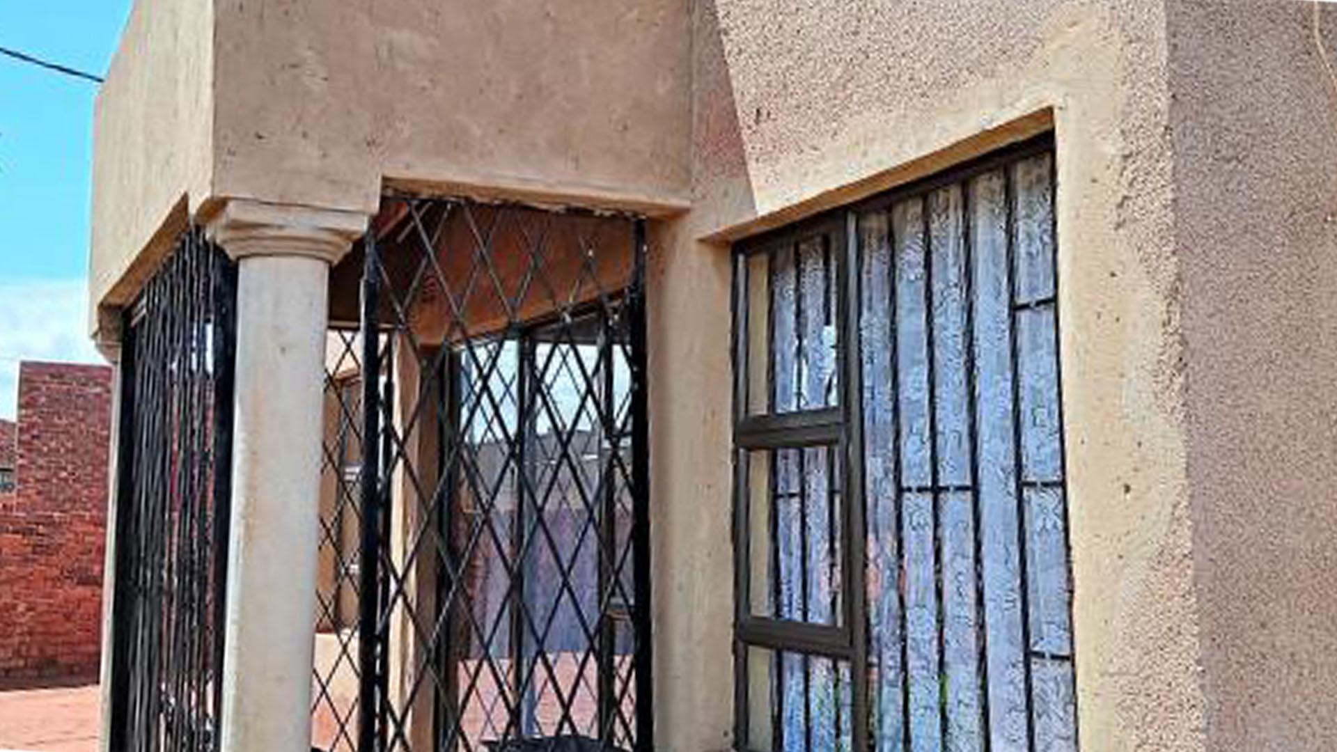 Front View of property in Sebokeng