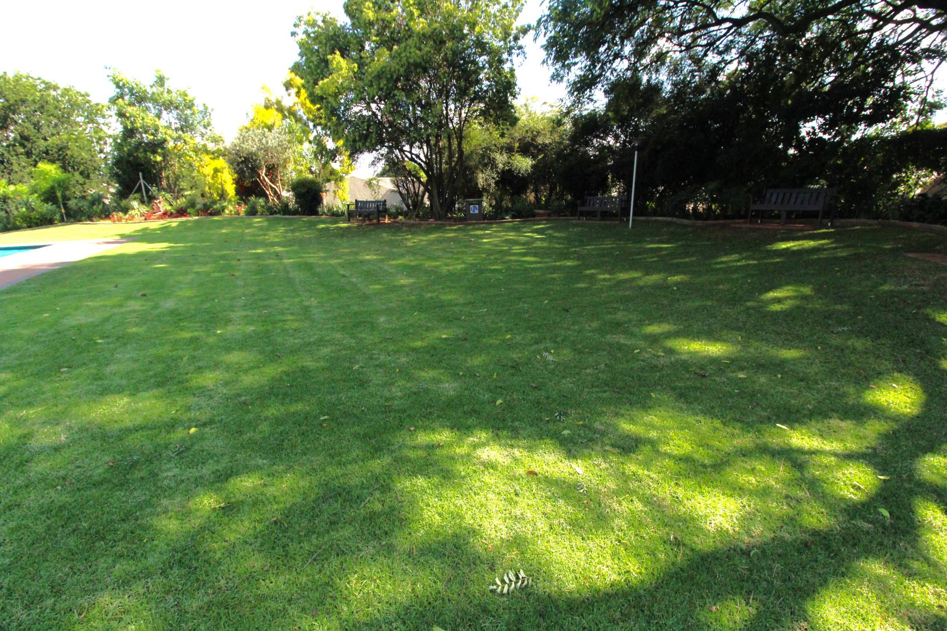  of property in Die Hoewes