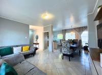  of property in Die Hoewes