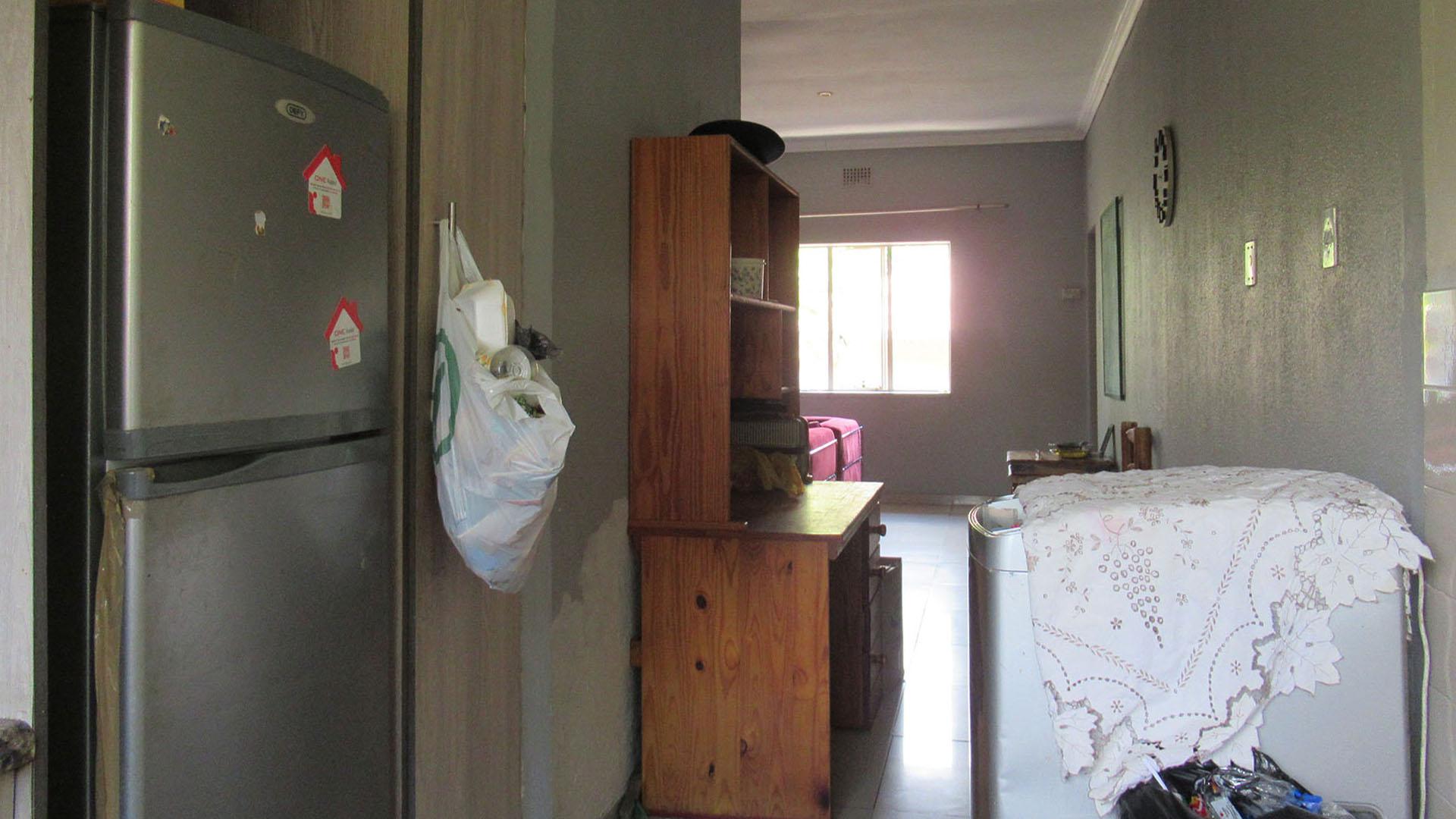 Kitchen - 10 square meters of property in Florida