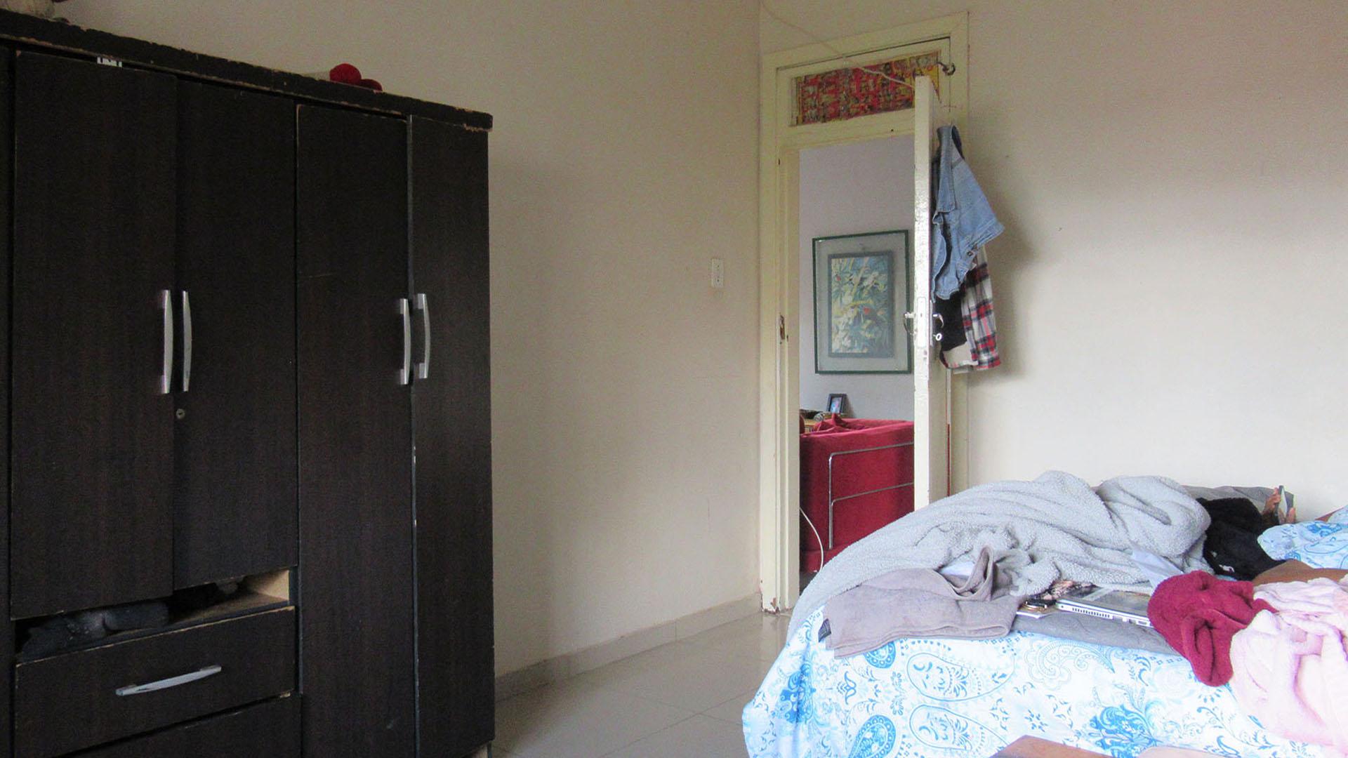 Bed Room 2 - 17 square meters of property in Florida