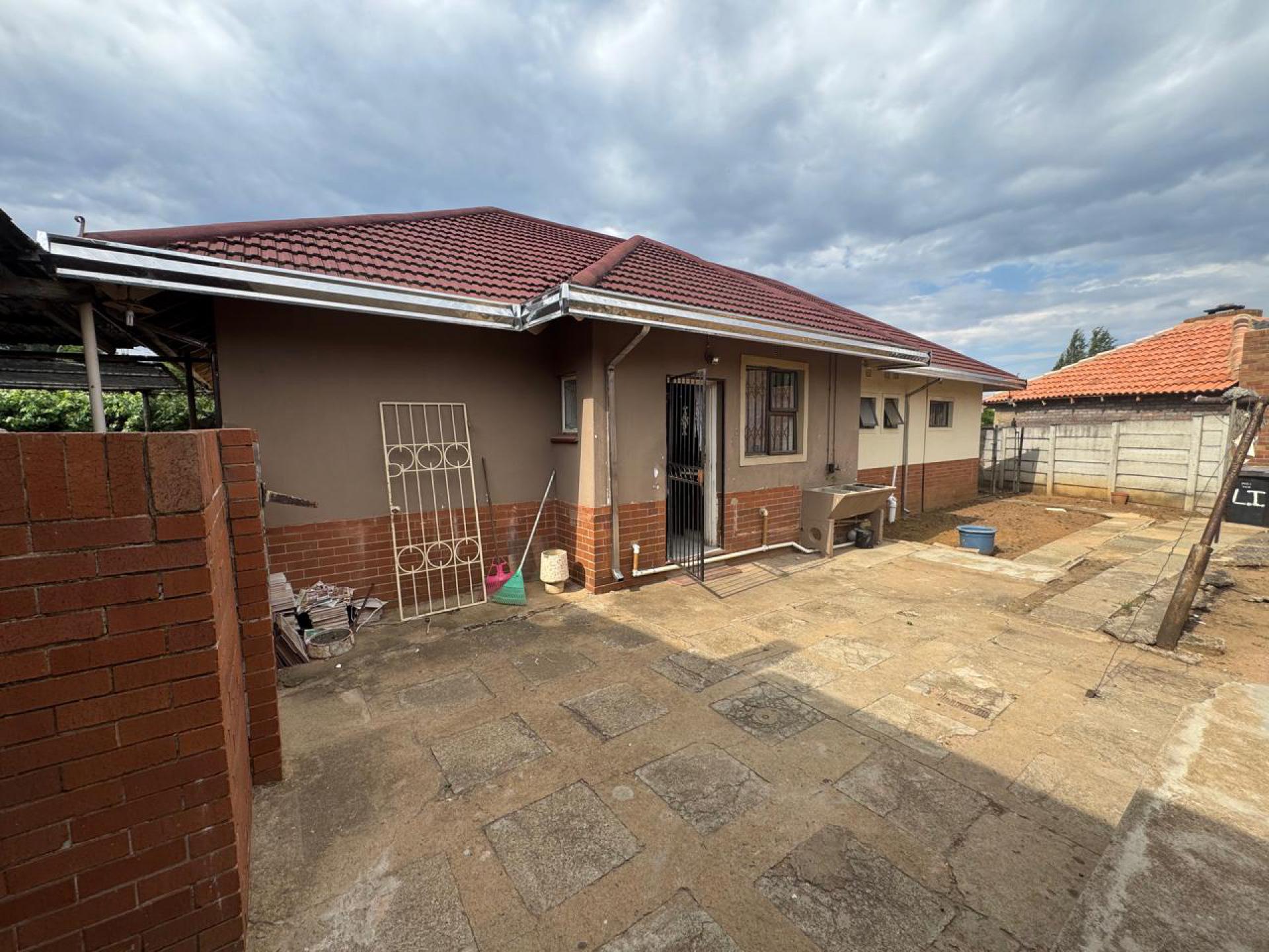  of property in Creswell Park