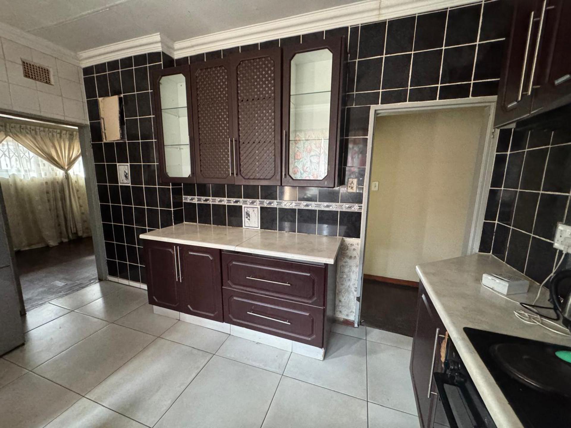  of property in Creswell Park