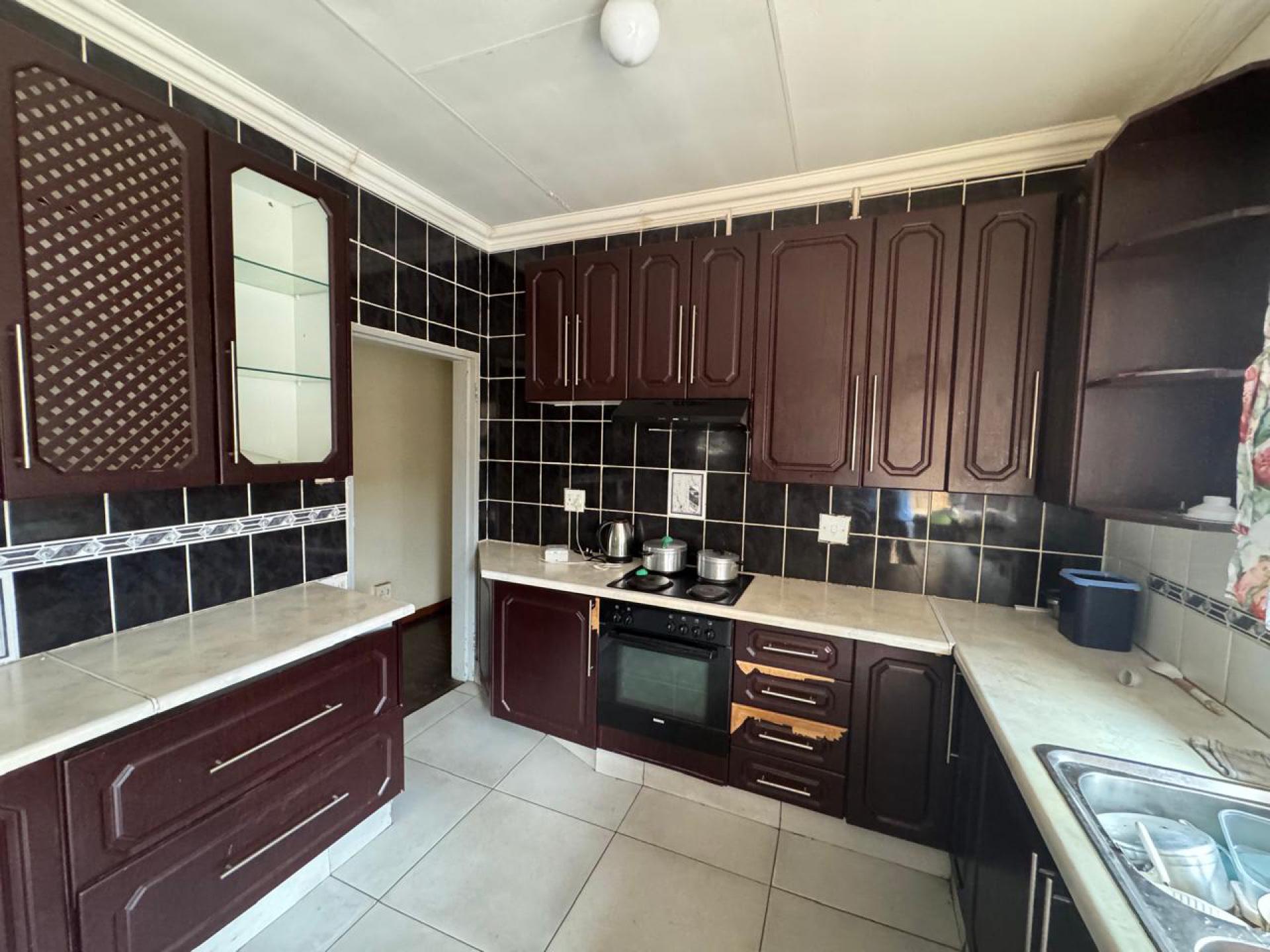  of property in Creswell Park