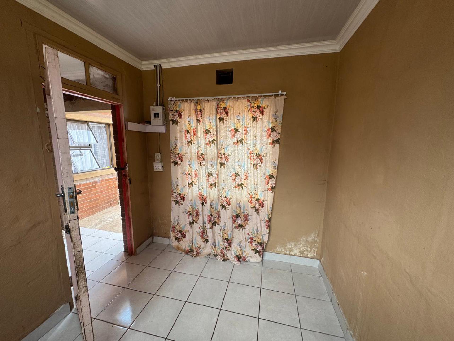  of property in Creswell Park