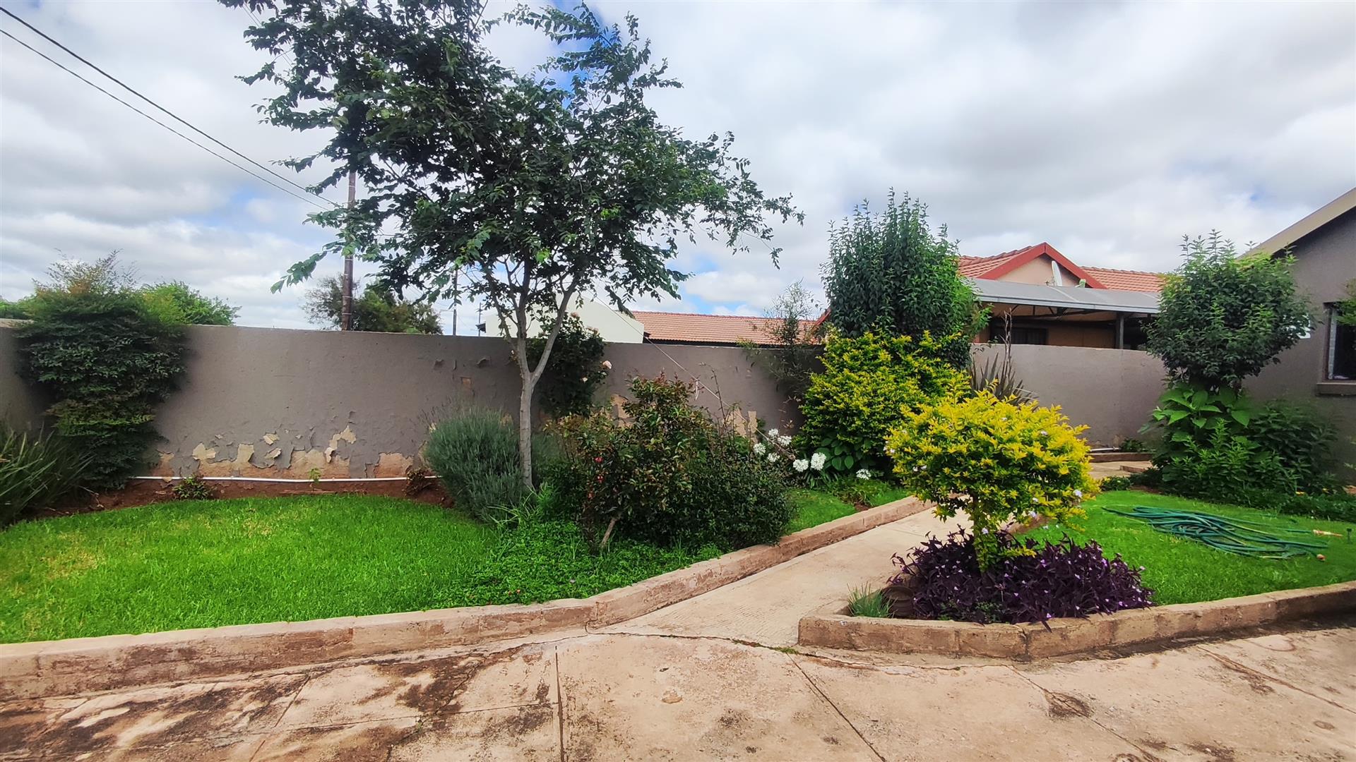 Garden of property in Protea Glen