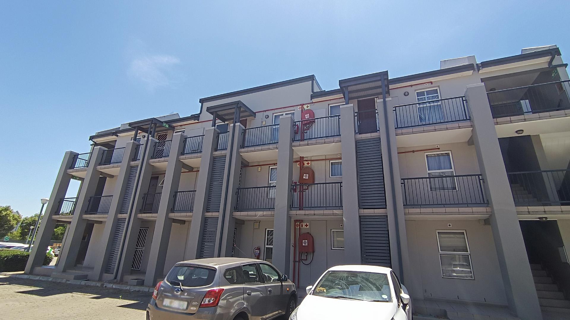 Front View of property in Buh Rein