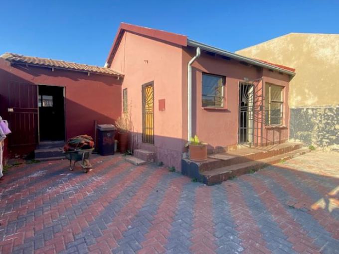 2 Bedroom House for Sale For Sale in Fleurhof - MR700322