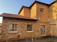 3 Bedroom 2 Bathroom Simplex for Sale for sale in Dawn Park