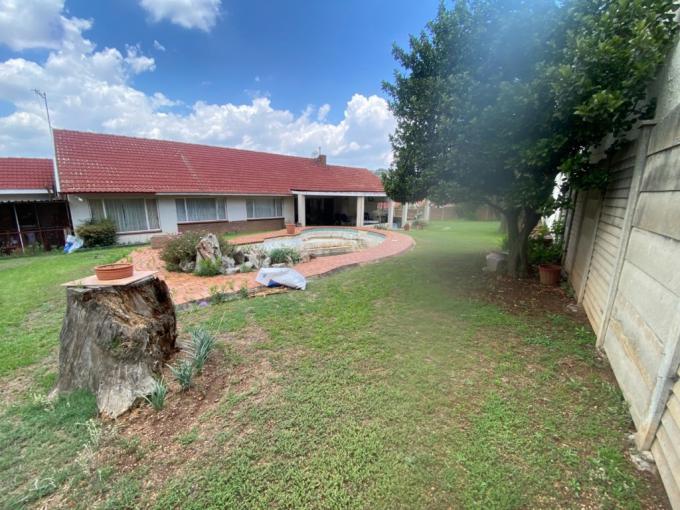 3 Bedroom House for Sale For Sale in Alan Manor - MR700370