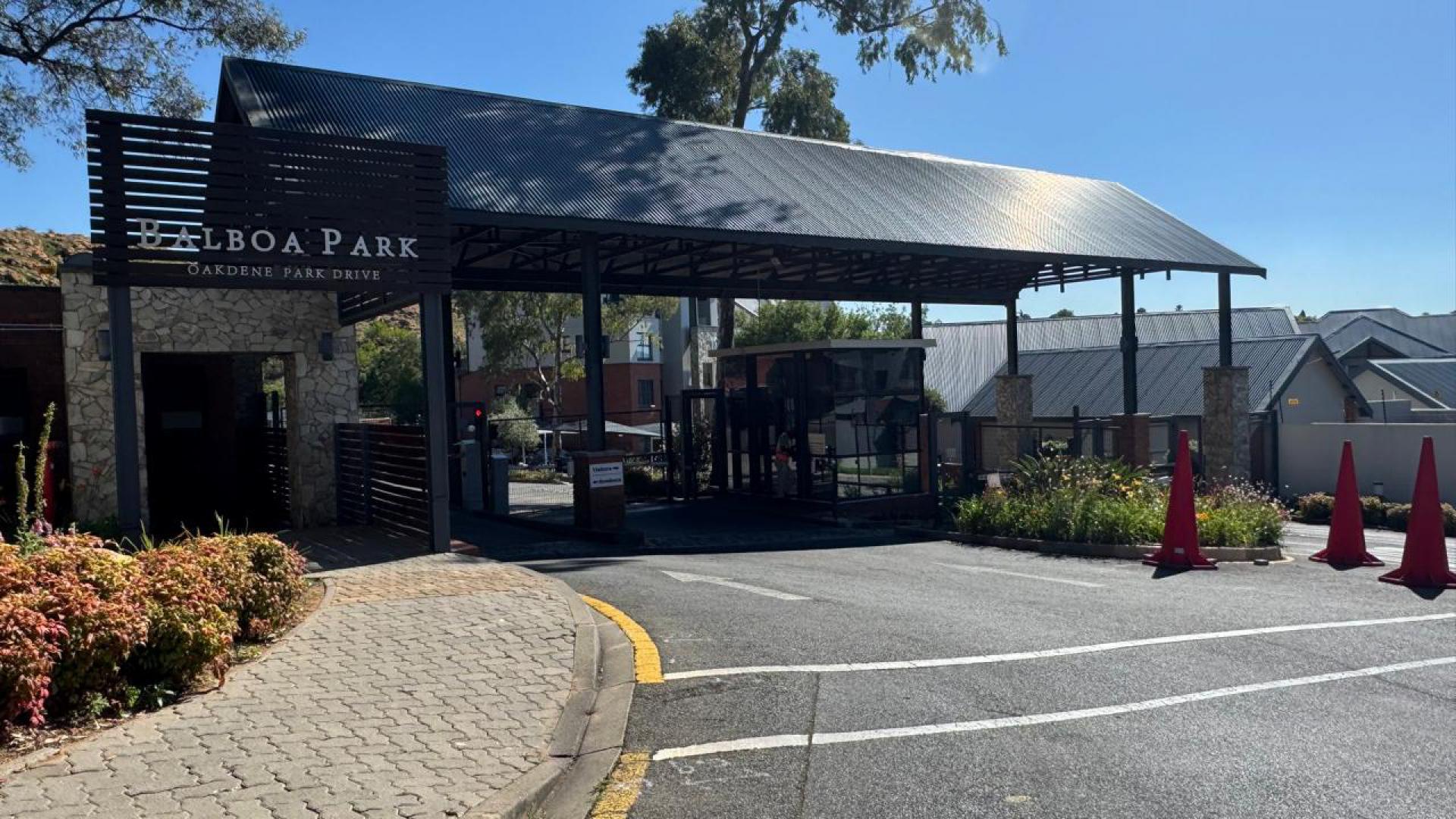 Front View of property in Oakdene