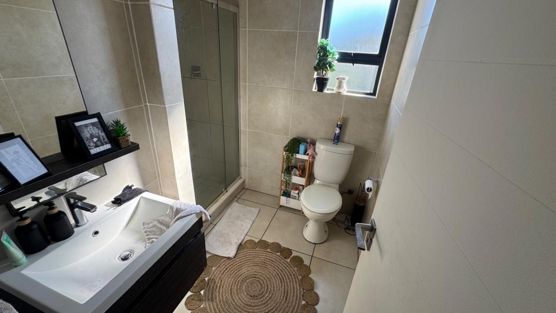 Bathroom 2 of property in Oakdene