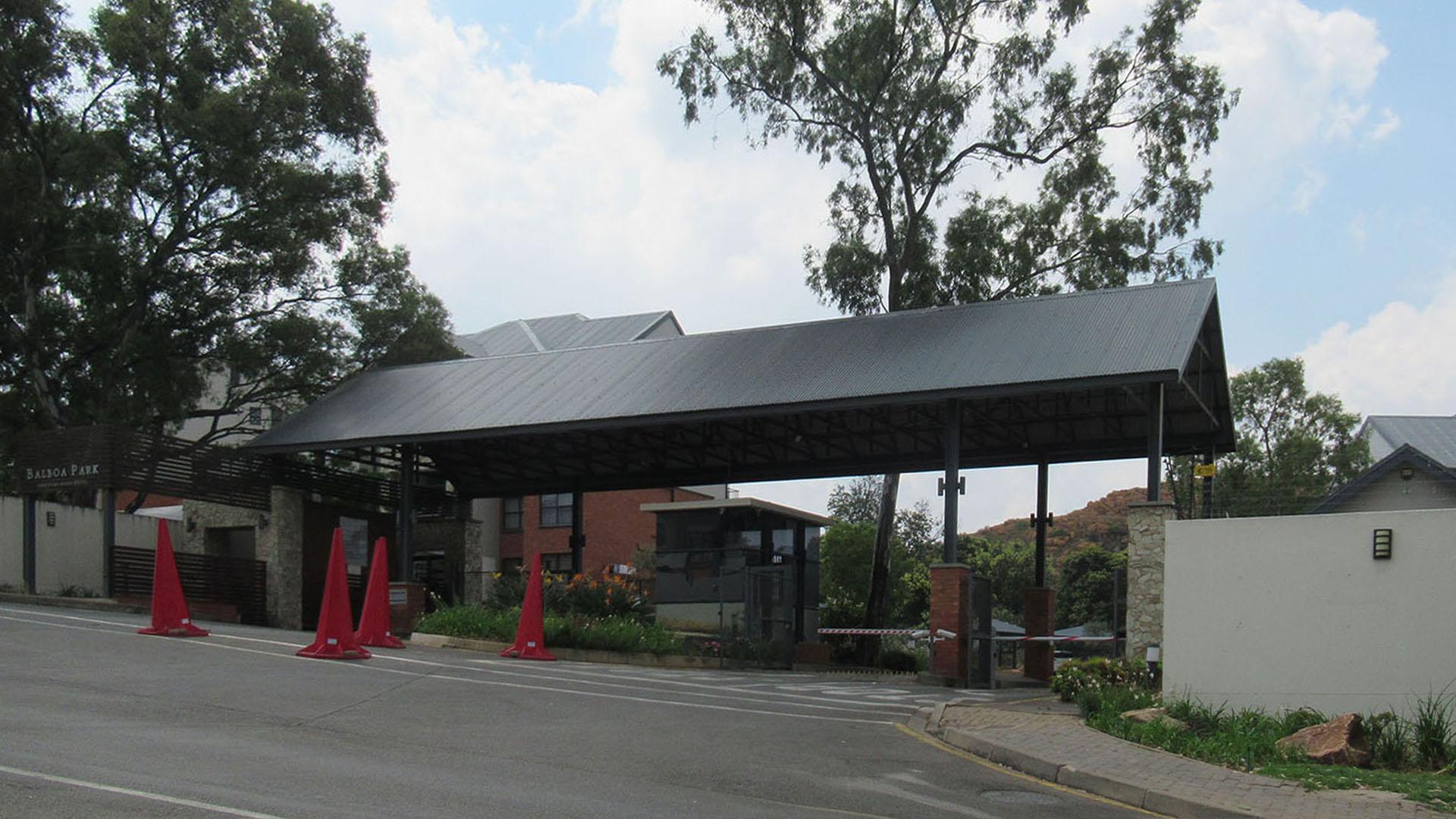 Front View of property in Oakdene