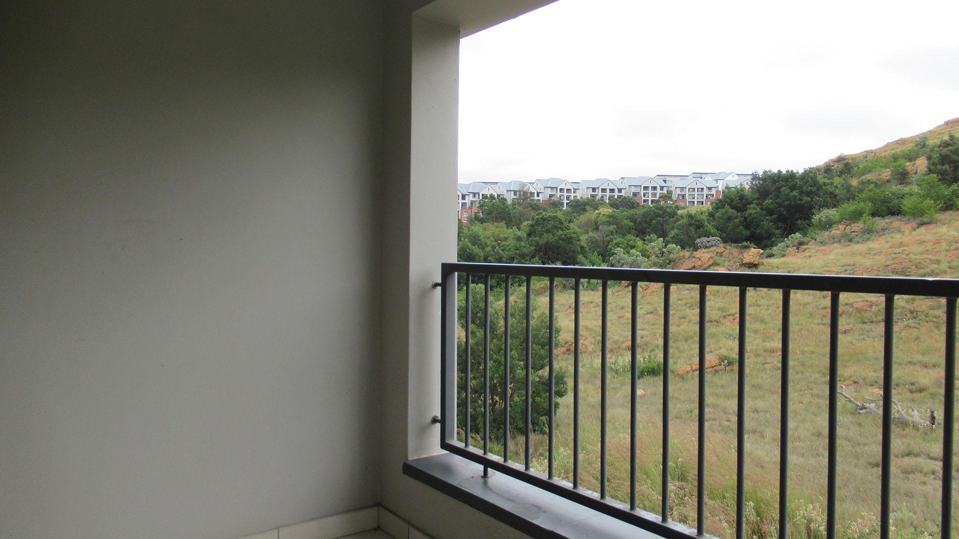 Balcony - 7 square meters of property in Oakdene