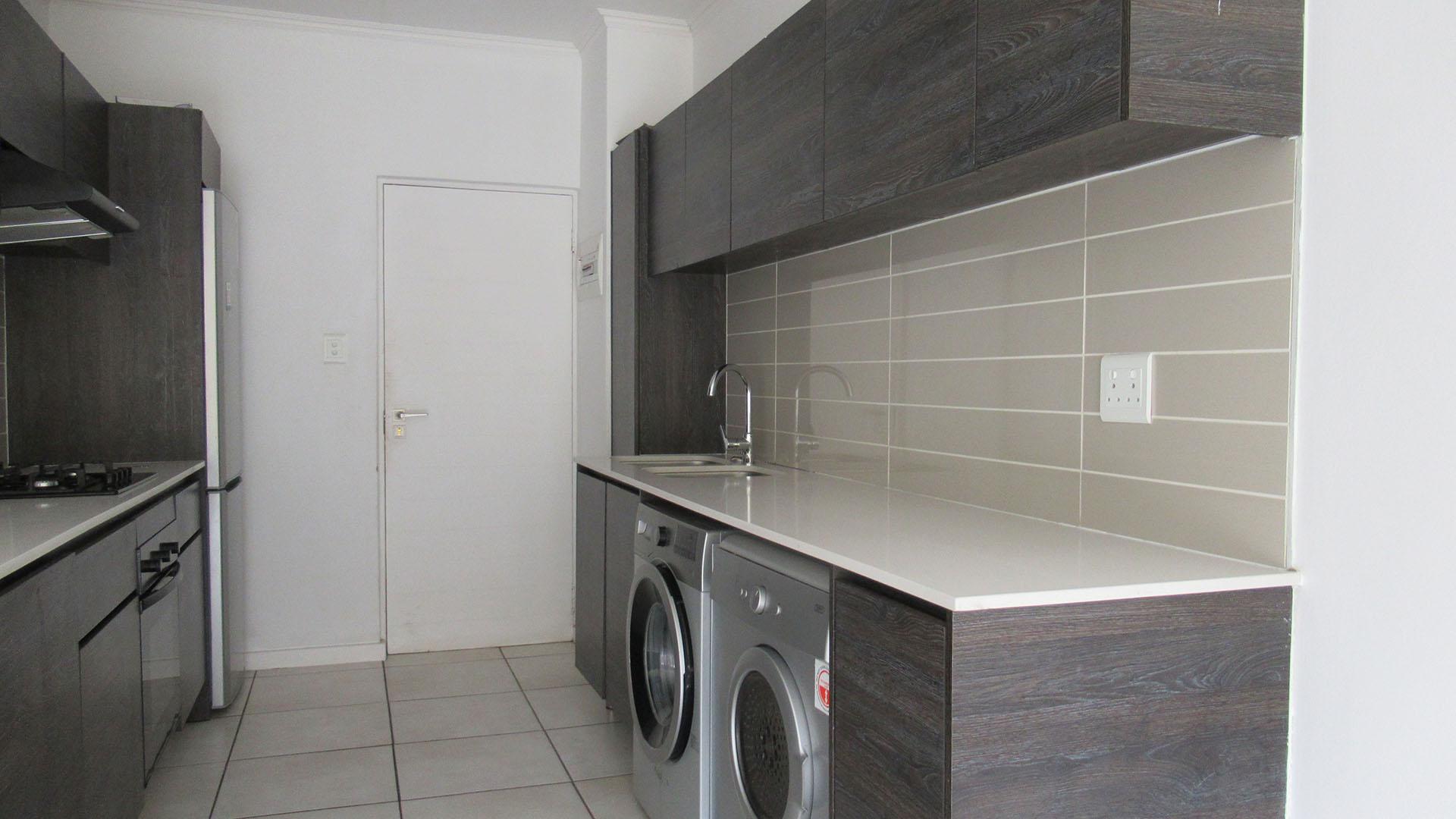 Kitchen - 10 square meters of property in Oakdene