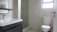 Bathroom 1 - 5 square meters of property in Oakdene