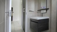 Bathroom 1 - 5 square meters of property in Oakdene