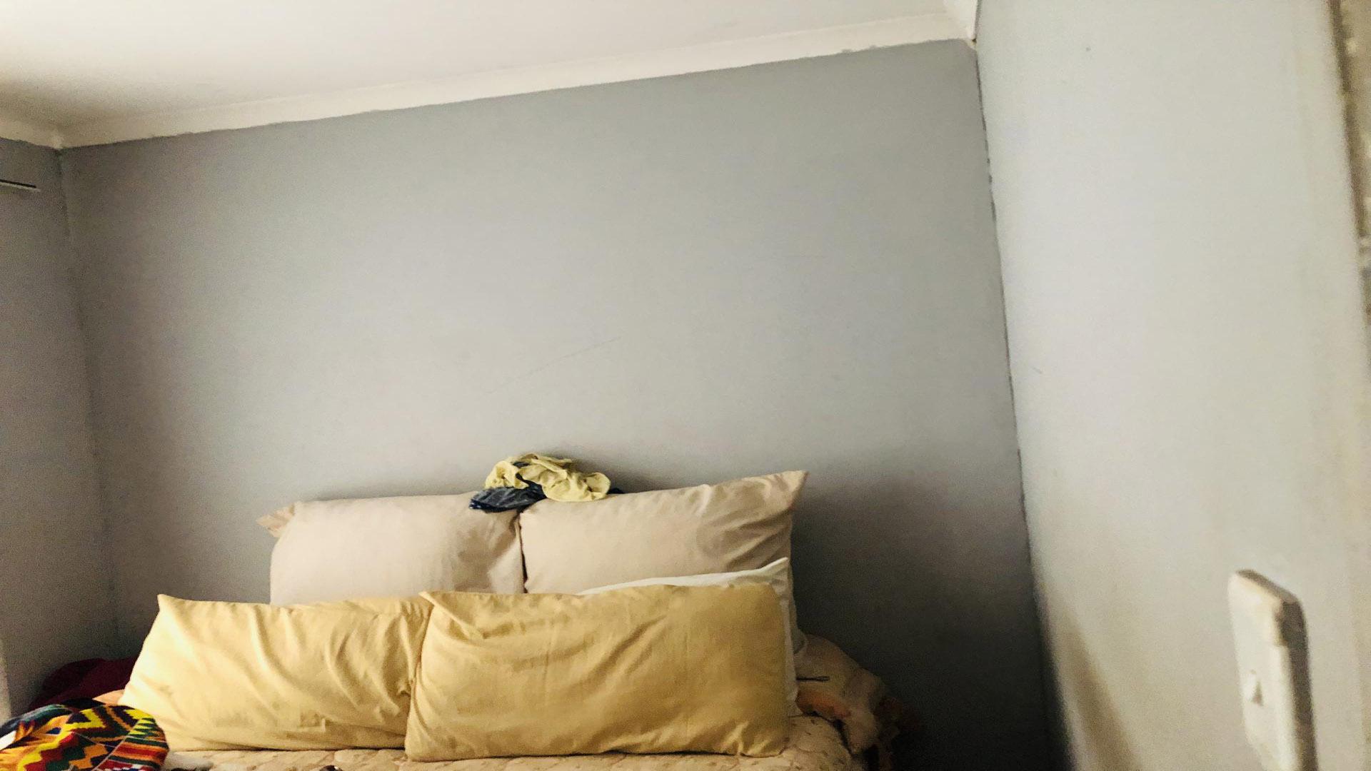 Bed Room 1 of property in Dawn Park